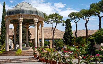 وقتی حافظ ذهن و روان ما را به چالش می‌کشد