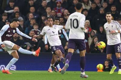 انتقاد اسطوره منچستریونایتد از عملکرد مدافع این تیم مقابل استون ویلا