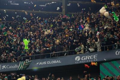 هواداران رئال بتیس و برگزاری دوباره یک سنت تحسین‌برانگیز (تصاویر)