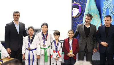 محفل قرآنی تکواندوکاران + عکس