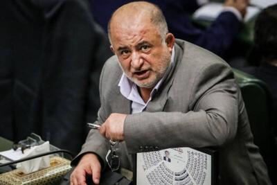  ببینید | قاضی‌پور: وقتی وارد خانه می‌شوم صف می‌بندند و دستم را می‌بوسند!