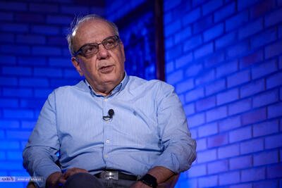 کوتاه‌ترین راه در سیاست گذاری، بدترین و خطرناک‌ترین راه است/ قیمت‌گذاری ساده‌ترین و البته بدترین کار است که فقط با یک دستور اداری قابل انجام است