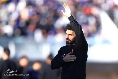 کاپیتان پرسپولیس در شب یلدا سمت مردم ایستاد