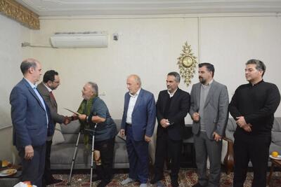  دیدار مدیرکل بنیاد شهید لرستان با خانواده‌های شهدا و ایثارگران