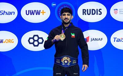 عکس | یک ایرانی بهترین فرنگی‌کار جهان شد - پارس فوتبال