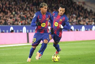 داداش بزرگه از یامال مراقبت می‌کند؛ کونده می‌خواست بازیکن اخراجی ویارئال را بزند / عکس - پارس فوتبال