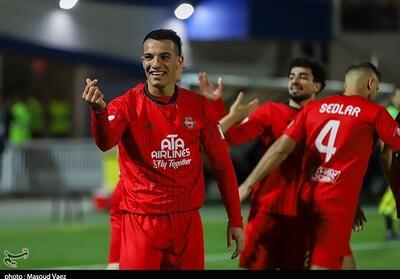 حسین‌زاده: بین 2 نیمه هم‌قسم شدیم که بازی را ببریم/ هر چه دارم برای اسکوچیچ می‌دهم - پارس فوتبال
