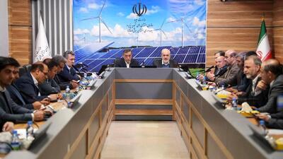 افتتاح نیروگاه خورشیدی یک مگاواتی و بررسی روند احداث و نصب سامانه کشوری رصد