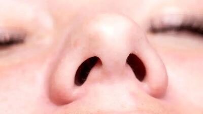 یک سوال عجیب: زندگی با تنها یک سوراخ بینی چگونه است؟