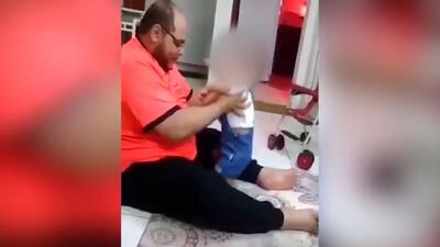  فیلم / لحظه رفتار شرم آور مرد عرب با دختر بچه 2 ساله / دلتان کباب می شود