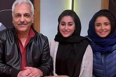  آواز شاد؛ ژاله صامتی و دخترش رو صحنه میخونن و ادا میان