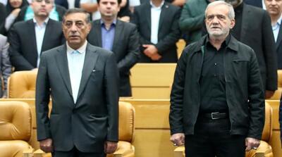 شعرخوانی معاون پزشکیان برای او در تلویزیون!