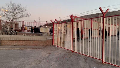 حصار در ورزشگاه یادگار، ورود بدون بلیت ممنوع