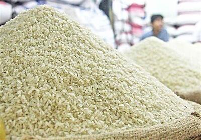 ادعای فاسد شدن یا ریختن برنج در دریا تکذیب شد