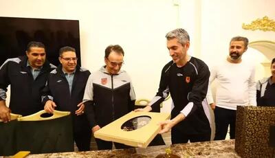 جشن تولد آقا جلال در اردوی مسی‌ها