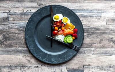 رژیم فستینگ؛ از دلایل محبوبیت تا روش‌های پرکاربرد