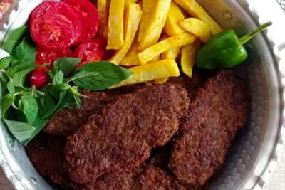 راز کتلت‌های خوشمزه و آبدار در خانه / ویدیوی مرحله به مرحله پخت کتلت ترد برای همه