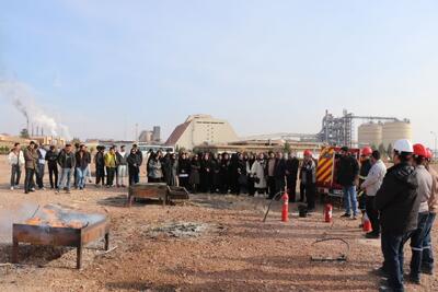 بازدید دانشجویان دانشگاه آزاد جاجرم از معدن بوکسیت، کارخانه آلومینا و تولید شمش آلومینیوم به مناسبت هفته پژوهش