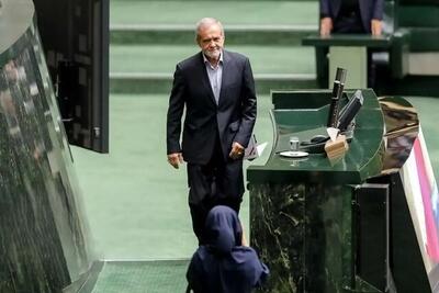 پزشکیان در صحن علنی مجلس: مملکت برای شخص من نیست، برای همه ما است؛ هرکسی مدعی است می‌تواند مشکلات را حل کند بیاید حل کند