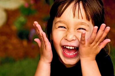  ۲ تا ۵ بار در هفته از ته دل بخندید