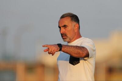 رقت‌انگیز مثل محمود فکری؛ به چه حقی خبرنگاران را زدید و گوشی‌شان را گرفتید؟