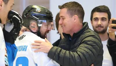 تصاویر جالب از حضور سرمربی پرسپولیس در پیست یخ؛ ماجراجویی جدید اوسمار در تهران