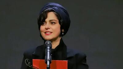 استایل کلاسیک غزل شاکری؛ ترکیب هوشمندانه توربان و پیراهن گره‌دار (عکس)