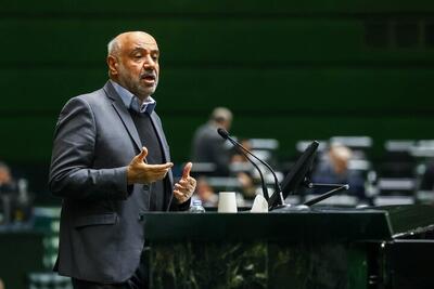 وزیر کار: آماده اجرای طرح کالابرگ الکترونیک با روش جدید هستیم / اختصاص ۲ و نیم میلیارد دلار به کالابرگ برای ۳ ماه پایانی سال جاری، پیشنهاد شده / در حال حاضر ۷ دهک مشمول این طرح هستند، اما یکی از محور‌های بحث جلسه مجلس و دولت این بود که مشمولان طرح کالابرگ و یارانه را مورد بررسی مجدد قرار و تغییر دهیم