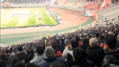 هواداران تراکتور علیه پهلوی‌ها شعار دادند