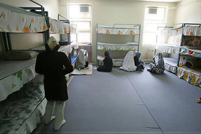 اگر آقایی برای خانومی دسته چک گرفت، از عاقبت کار بترس!