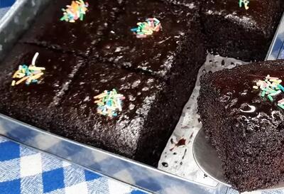  طرز تهیه کیک خیس شکلاتی که از خوردنش سیر نمیشی !