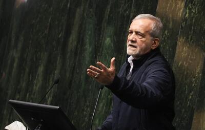 پزشکیان: نباید اجازه دهیم معیشت مردم با مشکل سختی مواجه شود/ با وجود تورم، قیمت‌ها ثابت بماند