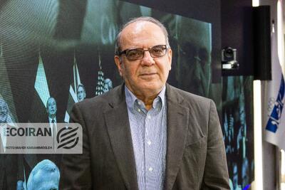 عباس عبدی: دولت و‌ مجلس به قیمت نابودی هر بخش نخواهند که نیازهای مردم را موقتی حل کنند | قیمت‌گذاری بزرگ‌ترین دروغ تحت عنوان دفاع از مردم است | به فکر آینده کشور هم باشیم