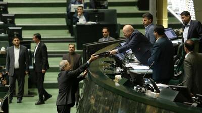 لایحه بودجه ۱۴۰۵ به صورت تشریفاتی توسط رئیس‌جمهور تقدیم مجلس شد/ قالیباف: بودجه طبق روال، دیروز به مجلس ارائه شده بود