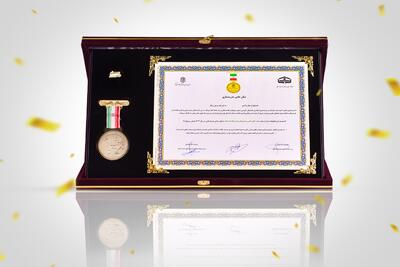 تجلیل از مدیرعامل بانک پاسارگاد در همایش ملی مسئولیت‌های اجتماعی بنگاه‌های اقتصادی