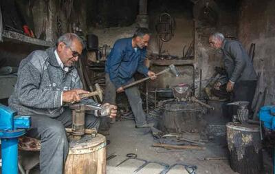 زنگوله‌ سازی تنها صنایع دستی سرایان | زنگونه دست ساز مختص این منطقه است  + فیلم