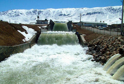 خروش موقت آب در حیاتی ترین چشمه ایران | کارشناسان درباره شکنندگی شرایط هشدار می‌ دهند