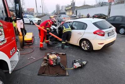  مرگ راننده بر اثر برخورد شدید برلیانس و کامیون در جاده انزلی