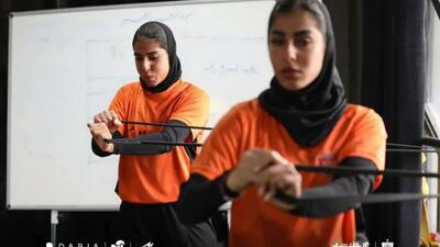 بانوان پرسپولیس در سالن وزنه‌