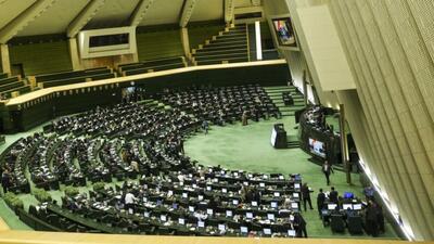 مجلس در جلسه غیرعلنی، مشکلات ارزی و معیشتی را واکاوی می‌کند