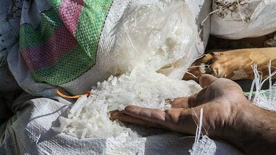 محموله۵۲ کیلویی شیشه در پوشش خرما لو رفت