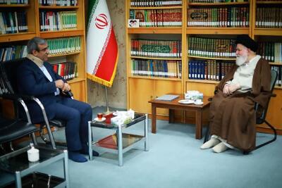  آیت الله علم الهدی: طرح مسائل حاشیه‌ای عامل دوقطبی شدن جامعه است