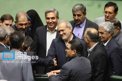 پزشکیان وارد مجلس شد