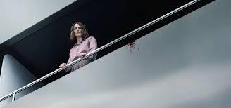 کابین شماره ۱۰ غرق شده در دریای کلیشه‌ها