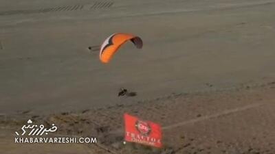 استوری علیرضا بیرانوند/ چتربازی با پرچم تراکتور!