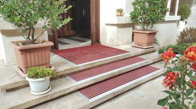 پادری آلومینیومی مناسب پاساژها؛ انتخابی حرفه‌ای برای ورودی‌های پرتردد - مردم سالاری آنلاین