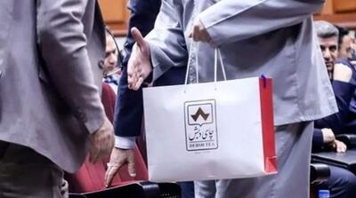 فاطمی‌امین و ساداتی‌نژاد باید خود را به زندان معرفی کنند - مردم سالاری آنلاین