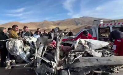 فیلم/ برخورد ۲ تریلی با یک پراید در ارومیه با ۴ فوتی