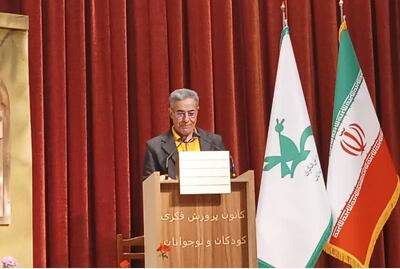  تأثیر قصه‌گویی و کتابخوانی در شکل‌گیری شخصیت کودکان