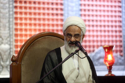  ملت ایران با وجود همه دشواری‌ها پای انقلاب و ولایت ایستاده‌اند